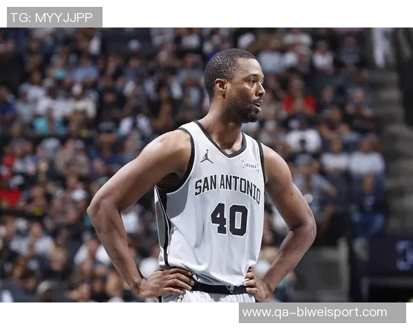 老将巴恩斯关键时刻连得7分助马刺赢球精彩海报发布