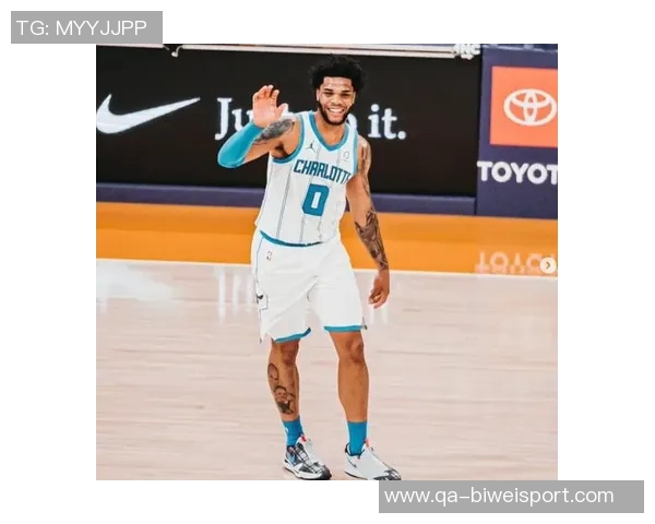 迈尔斯布里奇斯上半场表现出色8投3中贡献14分3助攻并罚球全中