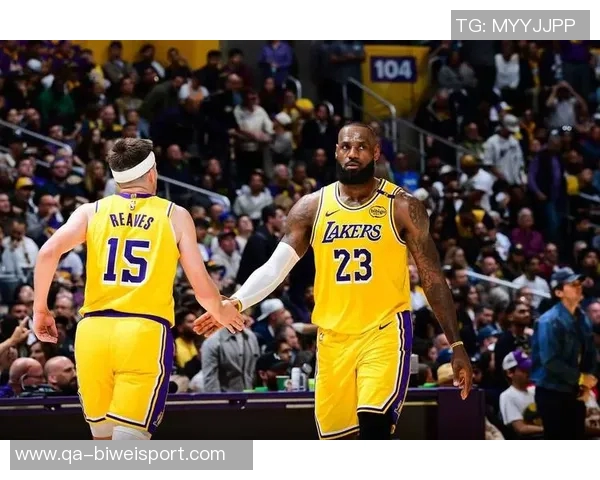 东契奇与詹姆斯联手助力混合双打进攻升级老詹迎来职业生涯最轻松赛季 东契奇与詹姆斯联手助力混合双打进攻升级老詹迎来职业生涯最轻松赛季